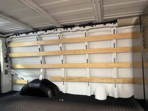 2024 GMC Savana 2500