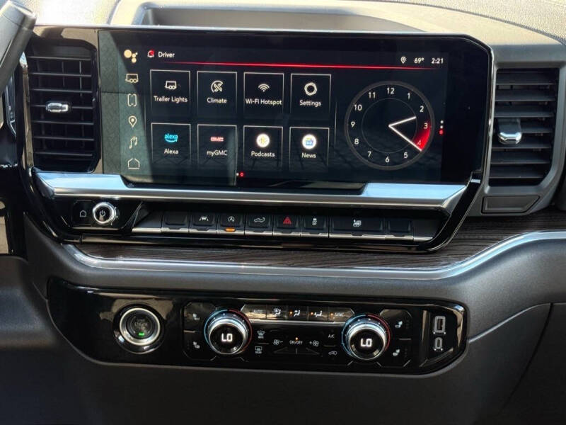 2024 GMC Sierra 1500 Elevation Standard