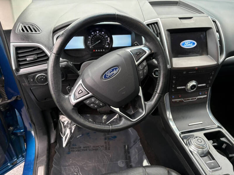 2020 Ford Edge Titanium