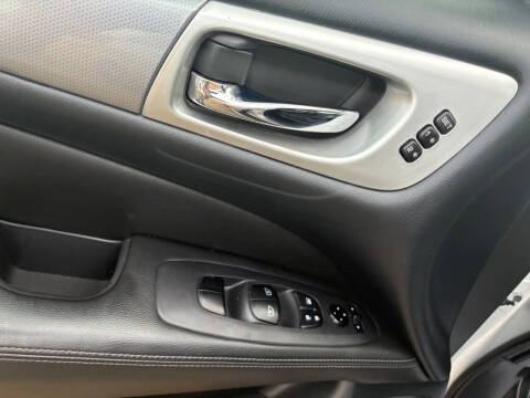 2020 Nissan Pathfinder SL