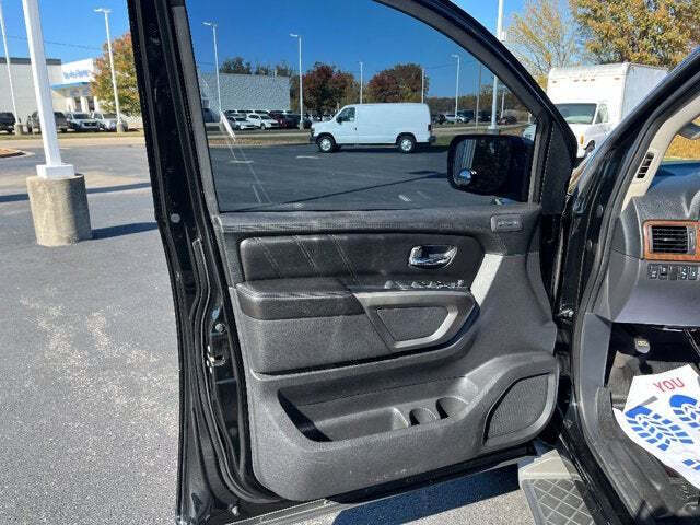 2015 Nissan Armada 37