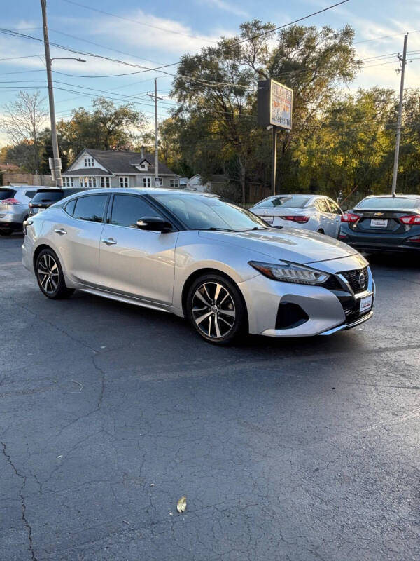 2021 Nissan Maxima SV's photo