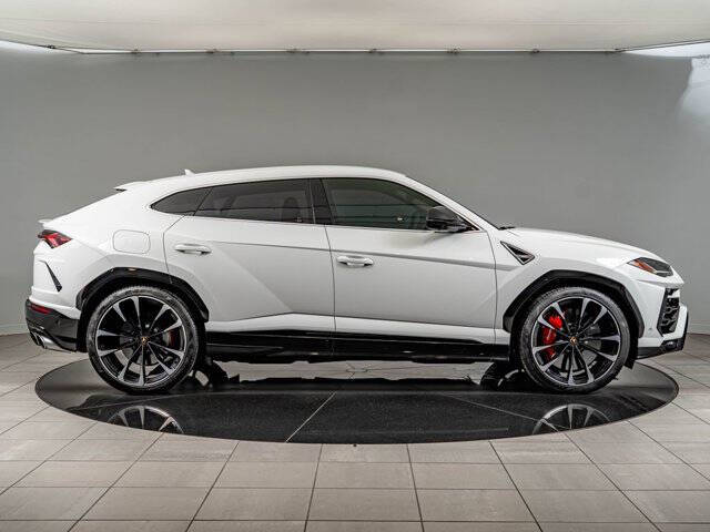 2022 Lamborghini Urus