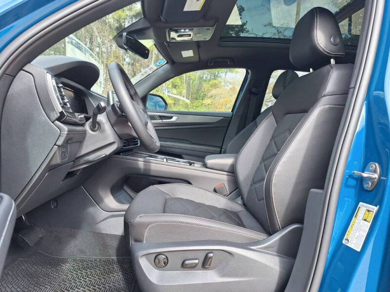 2025 Volkswagen Atlas Cross Sport SE