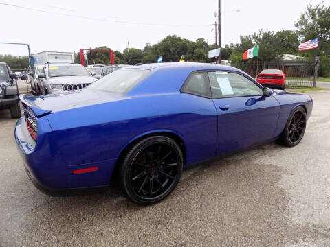 2022 Dodge Challenger SXT