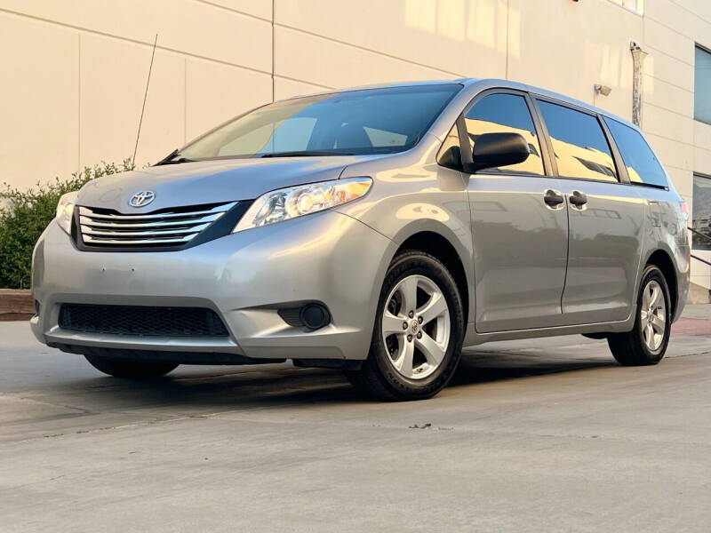 2012 Toyota Sienna for sale at New City Auto - Retail Inventory in South El Monte CA