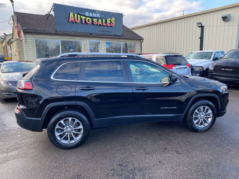 2019 Jeep Cherokee for sale at BANK AUTO SALES in Wayne MI