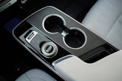 2024 Cadillac LYRIQ Luxury 1