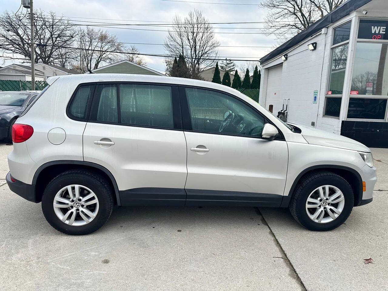 2013 Volkswagen Tiguan for sale at River Rides Auto Sale in Riverview, MI