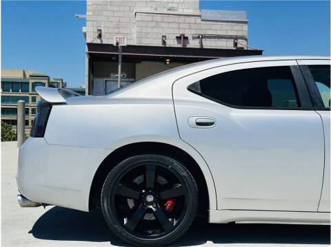 2007 Dodge Charger SRT-8