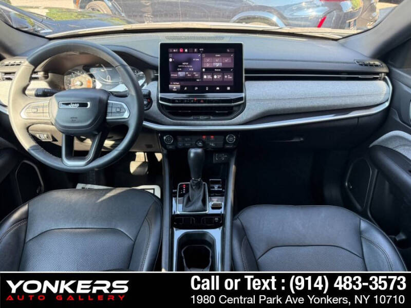 2023 Jeep Compass Latitude Lux