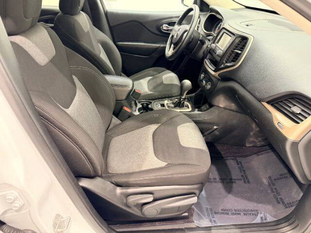 2016 Jeep Cherokee Sport