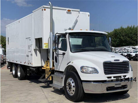 2018 Freightliner M2 106