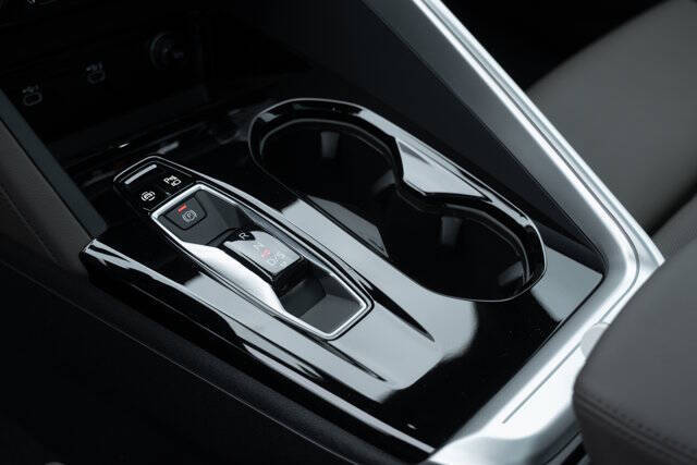 2025 Audi Q5 quattro Premium Plus TFSI