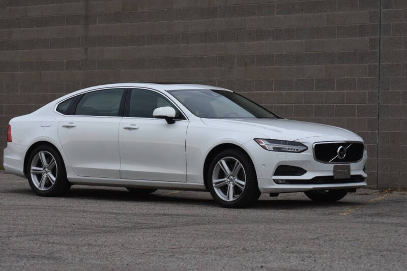 2018 Volvo S90 Momentum photo 3