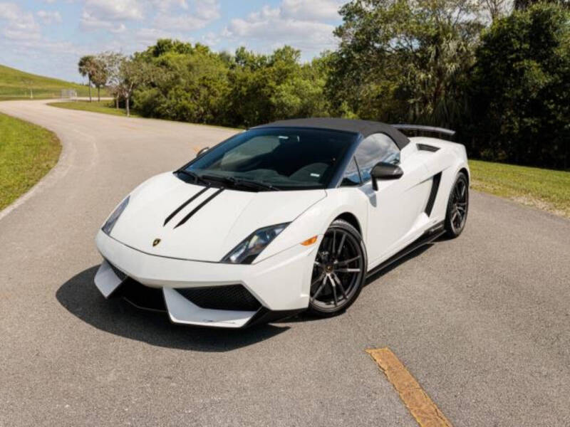 2013 Lamborghini Gallardo Spyder Performante's photo