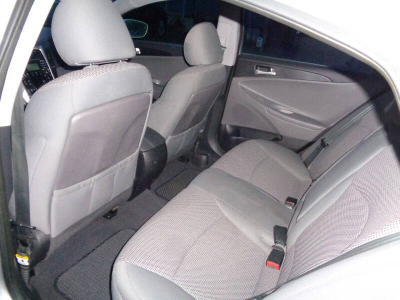 2011 Hyundai Sonata GLS photo 26