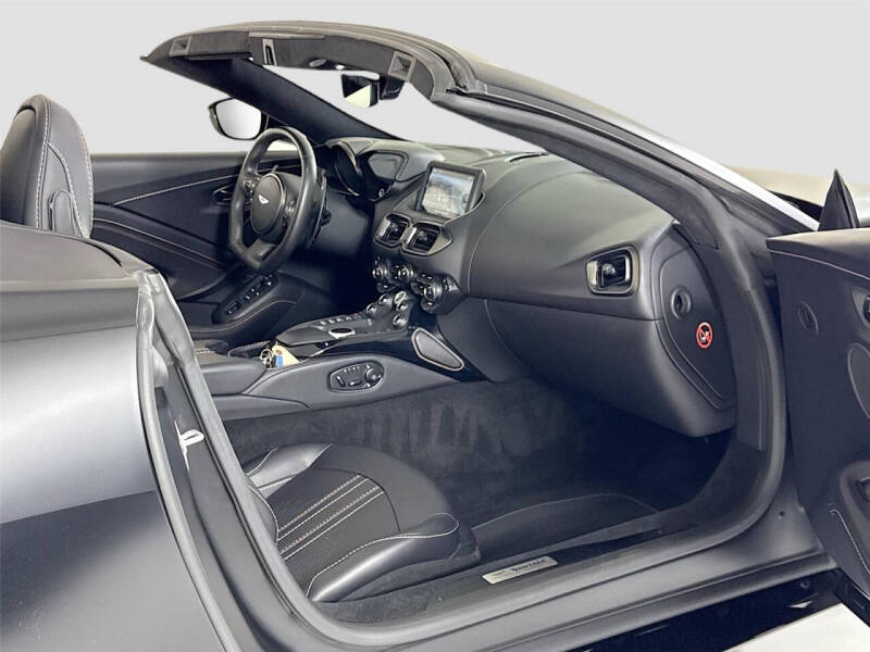 2022 Aston Martin Vantage