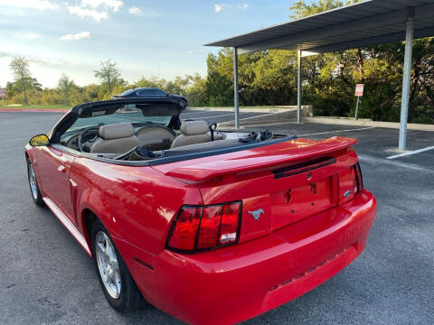 2004 Ford Mustang Deluxe