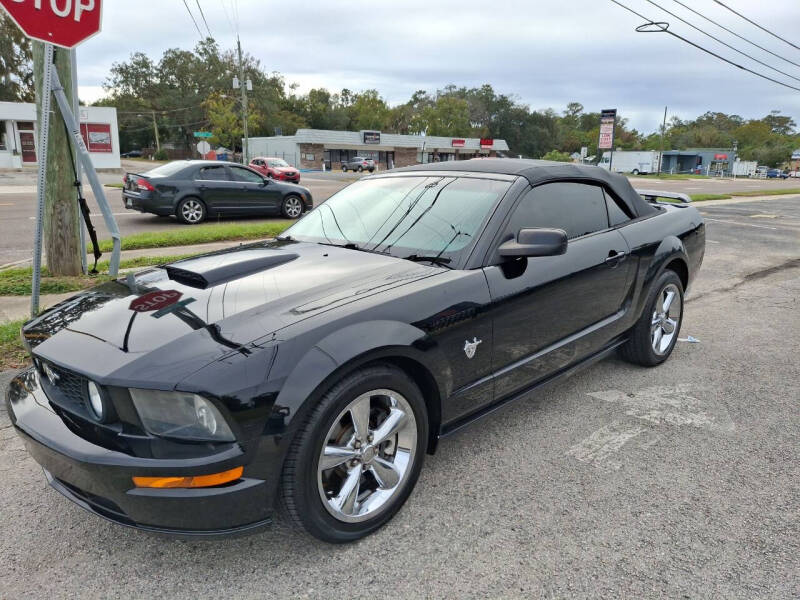 2009 Ford Mustang null photo 4