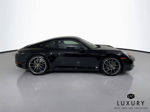 2022 Porsche 911 Carrera
