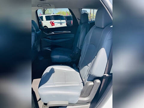 2020 Buick Enclave Essence