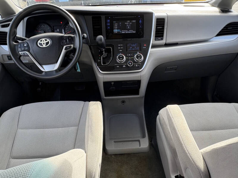 2015 Toyota Sienna L 7-Passenger