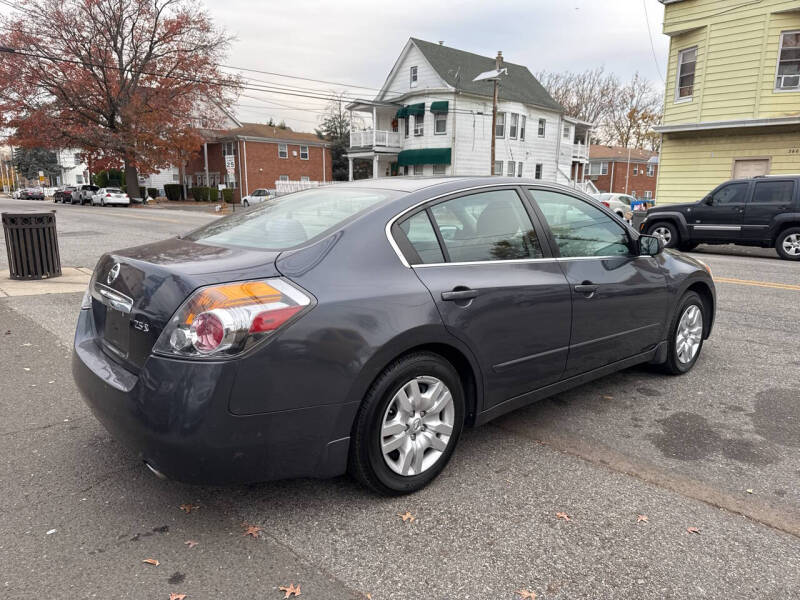 2012 Nissan Altima S photo 8