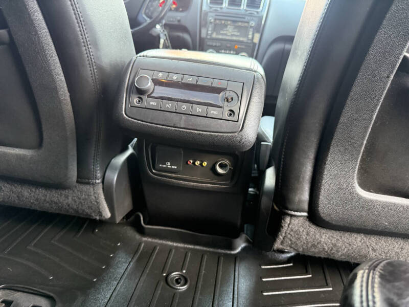 2011 GMC Acadia Denali