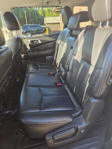 2017 Nissan Pathfinder SV