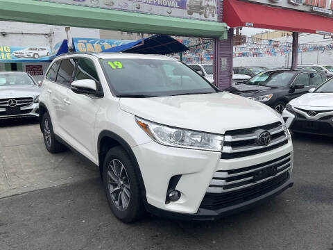 2019 Toyota Highlander for sale at Cedano Auto Mall Inc in Bronx NY