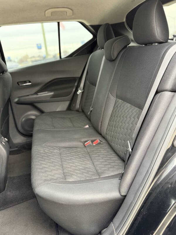 2022 Nissan Kicks SV