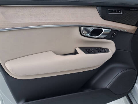 2026 Volvo XC90 B6 Plus 7P