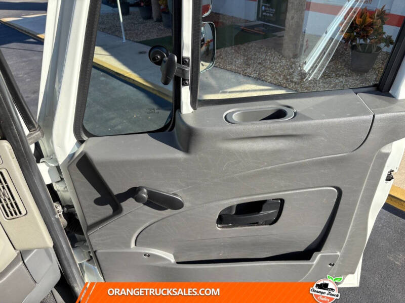 2019 International DuraStar 4300