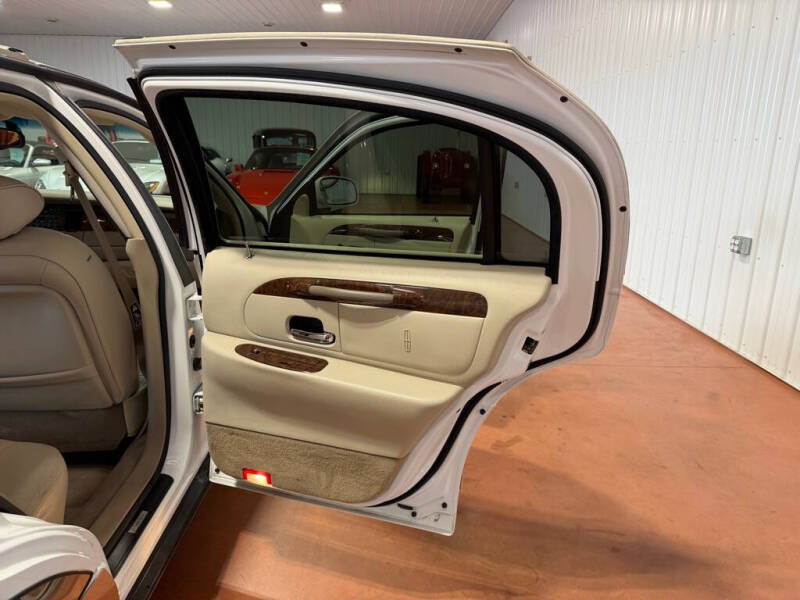 2002 Lincoln Town Car Executive