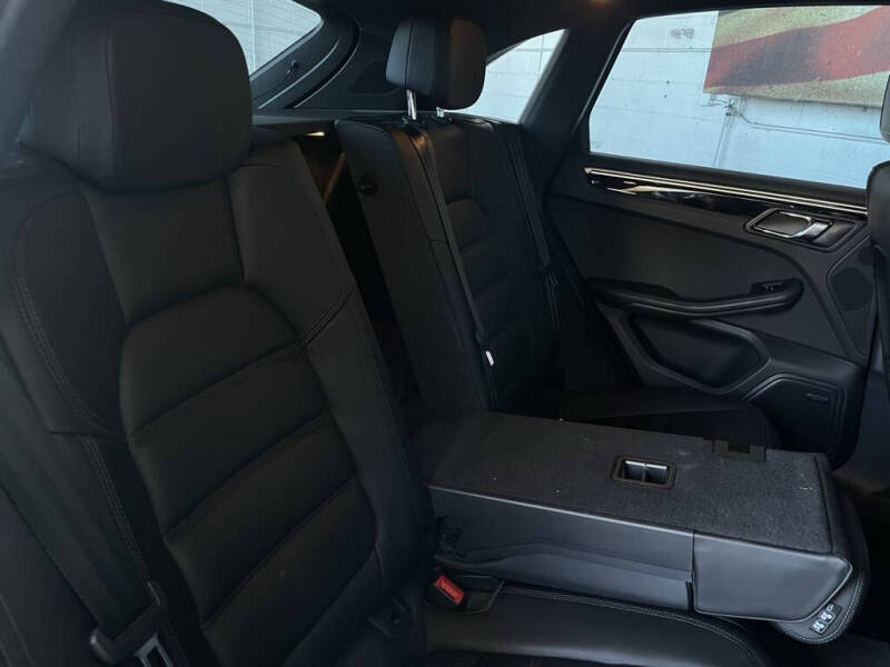 2016 Porsche Macan Turbo