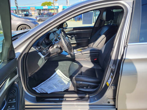 2012 BMW 5 Series 528i