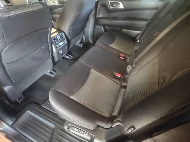 2018 Nissan Pathfinder SV