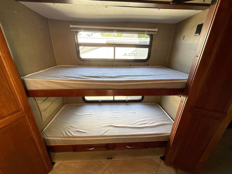 2016 Freightliner MH Chassis