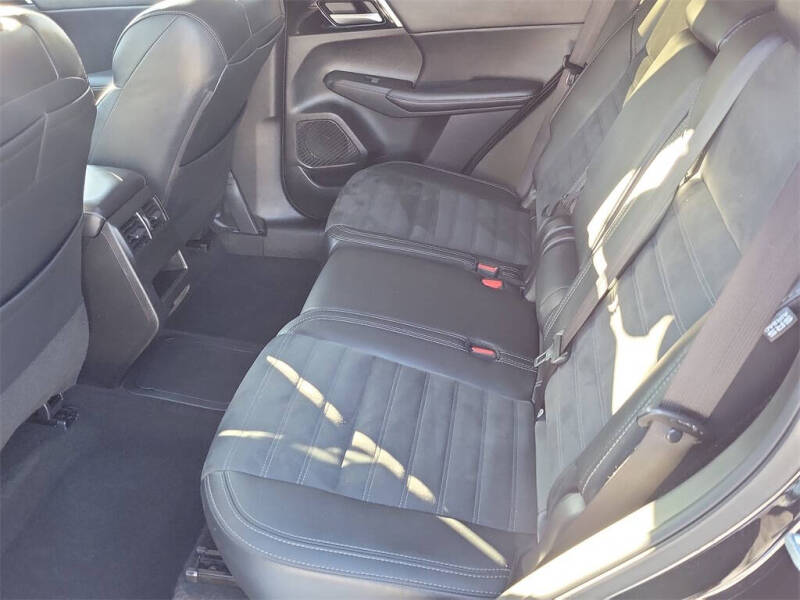 2024 Mitsubishi Outlander PHEV SE