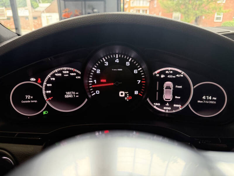 2023 Porsche Cayenne Platinum Edition