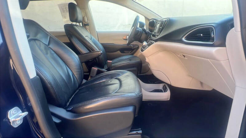 2017 Chrysler Pacifica Touring