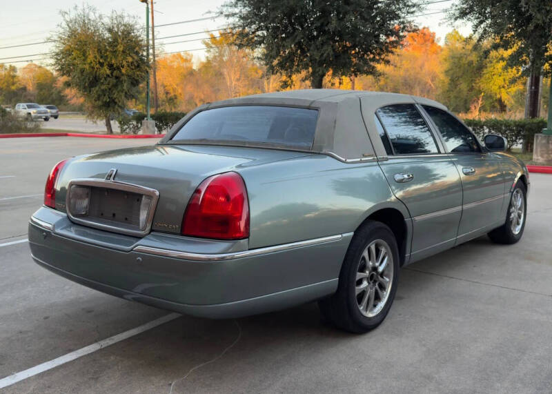 2005 Lincoln Town Car Signature