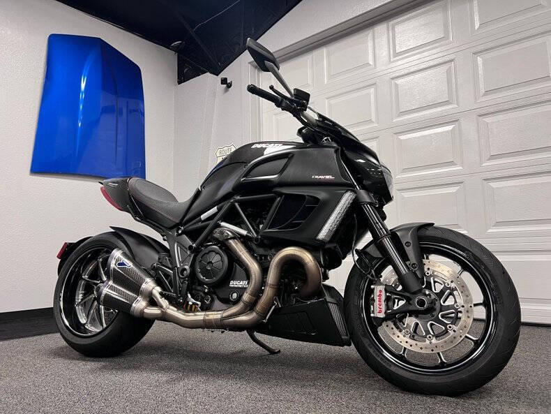 2012 Ducati Diavel Carbon Series