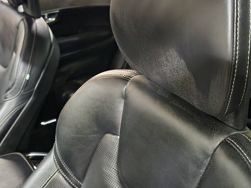 2022 Volvo XC90 T6 Inscription 6-Passenger