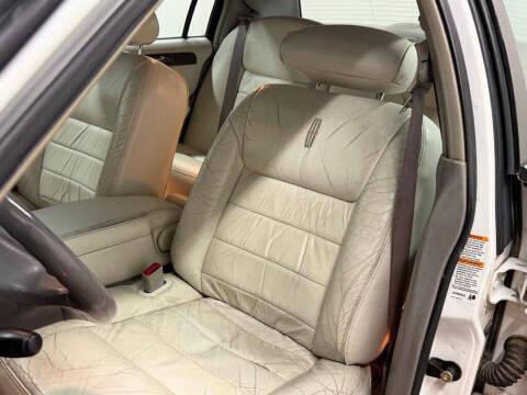 2000 Lincoln Town Car Executive