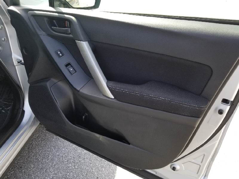 2015 Subaru Forester 2.5i