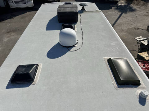 2019 Winnebago Outlook