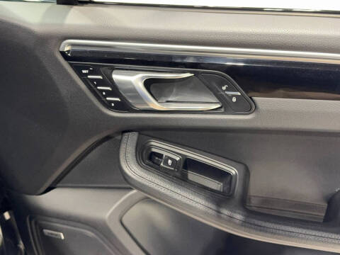 2017 Porsche Macan S