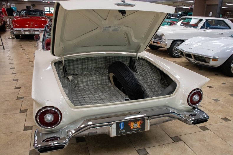 1957 Ford Thunderbird